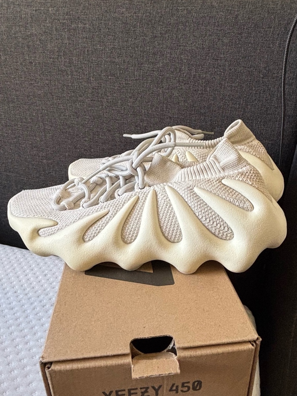 Adidas Yeezy 450 size 7 men’s/youth / 8.5 women’s cloud white